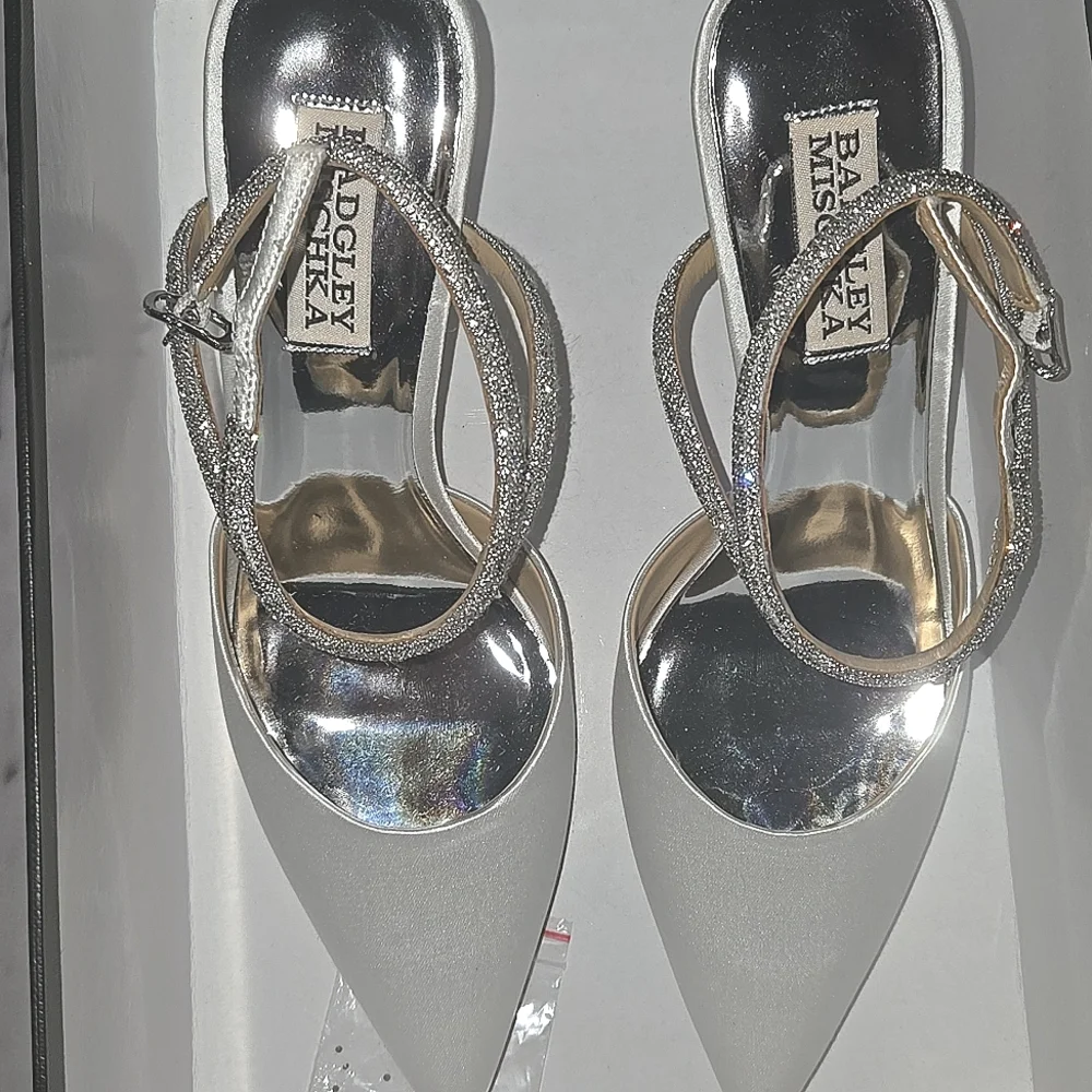 Badgley Mischka Kamilah Pointed Toe Stiletto - Picture 11 of 14